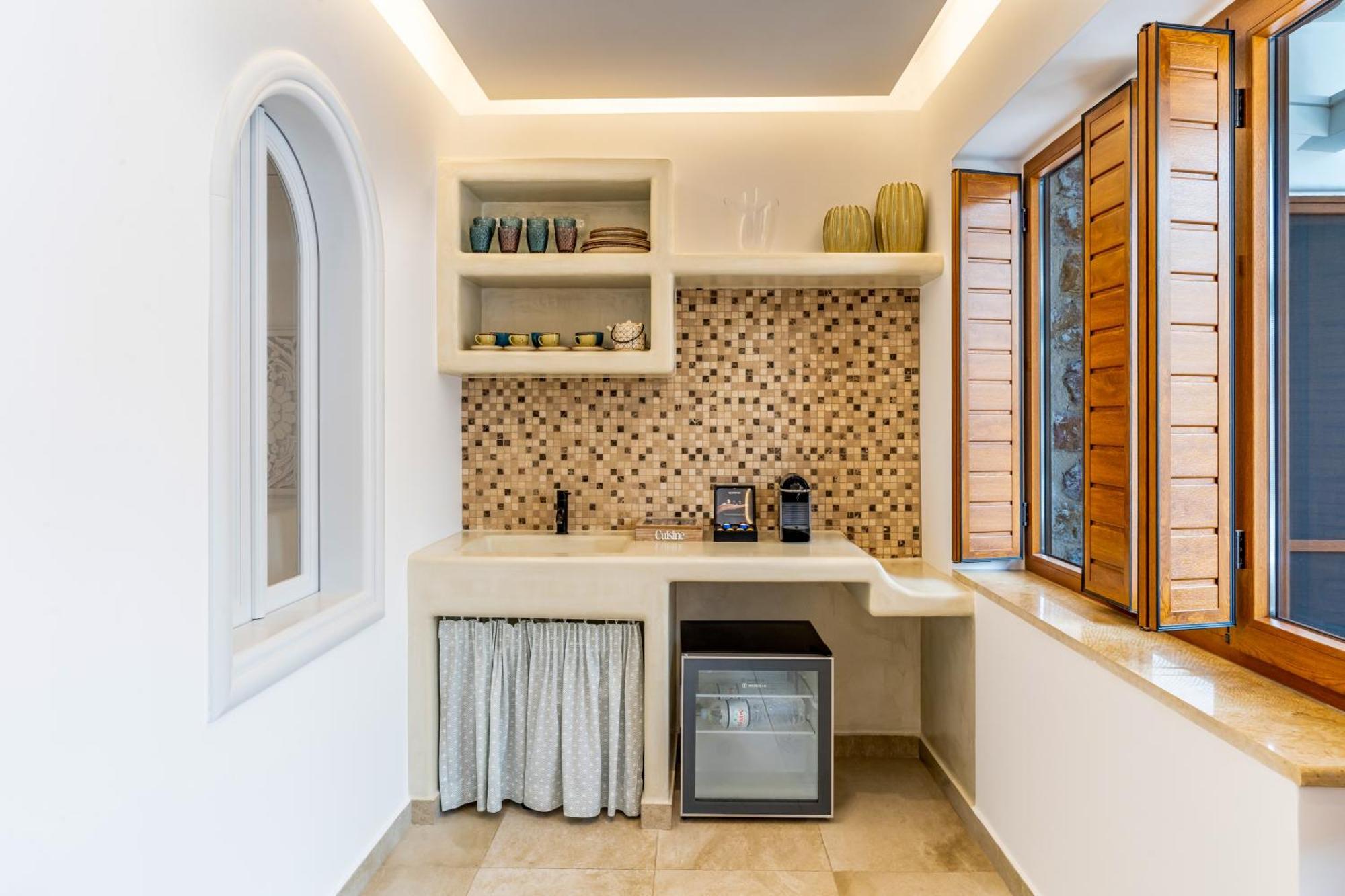 Marvarit Suites Messaria  Bilik gambar
